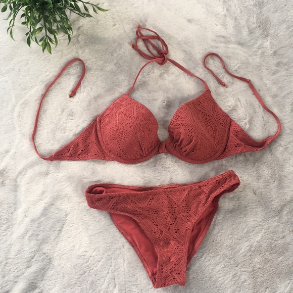 H&M • pink / coral bikini with underwire - Picture 2 of 5